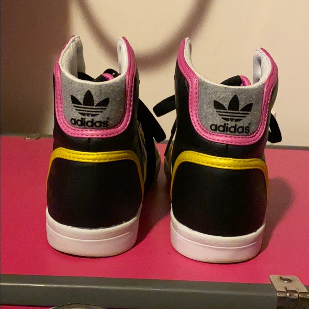 Adidas - Picture 2 of 4